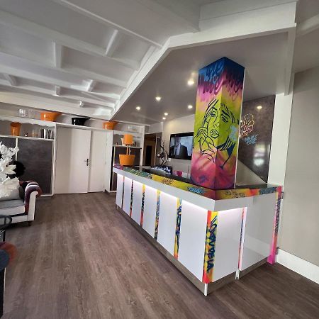 Vitry-le-François Logis Hotel De La Poste מראה חיצוני תמונה
